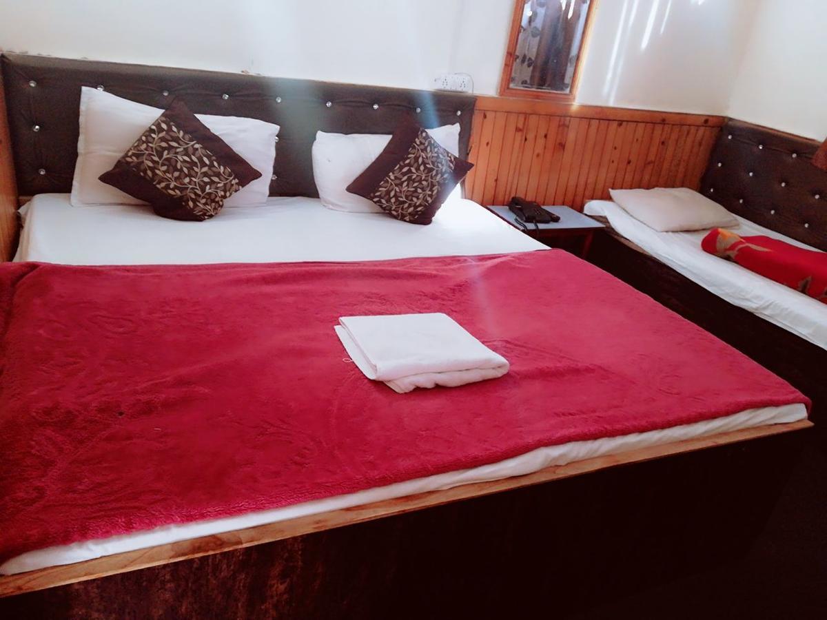 Goroomgo Luxury Stay Mall Road נייניטל מראה חיצוני תמונה